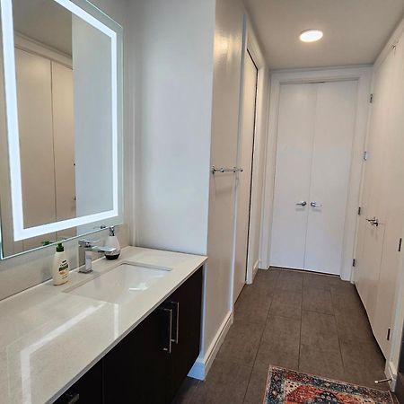 Luxury Highrise In Midtown - Skyline Views And Chic Decor Daire Houston Dış mekan fotoğraf