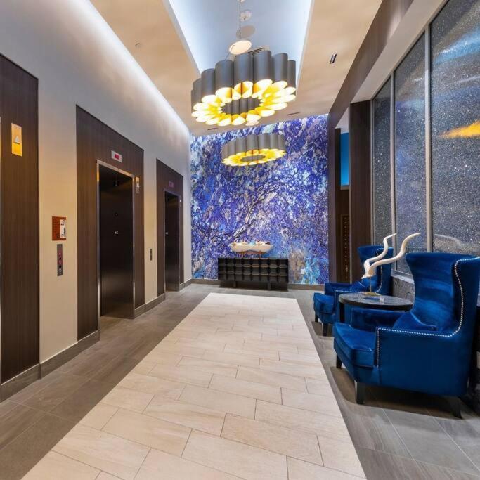 Luxury Highrise In Midtown - Skyline Views And Chic Decor Daire Houston Dış mekan fotoğraf