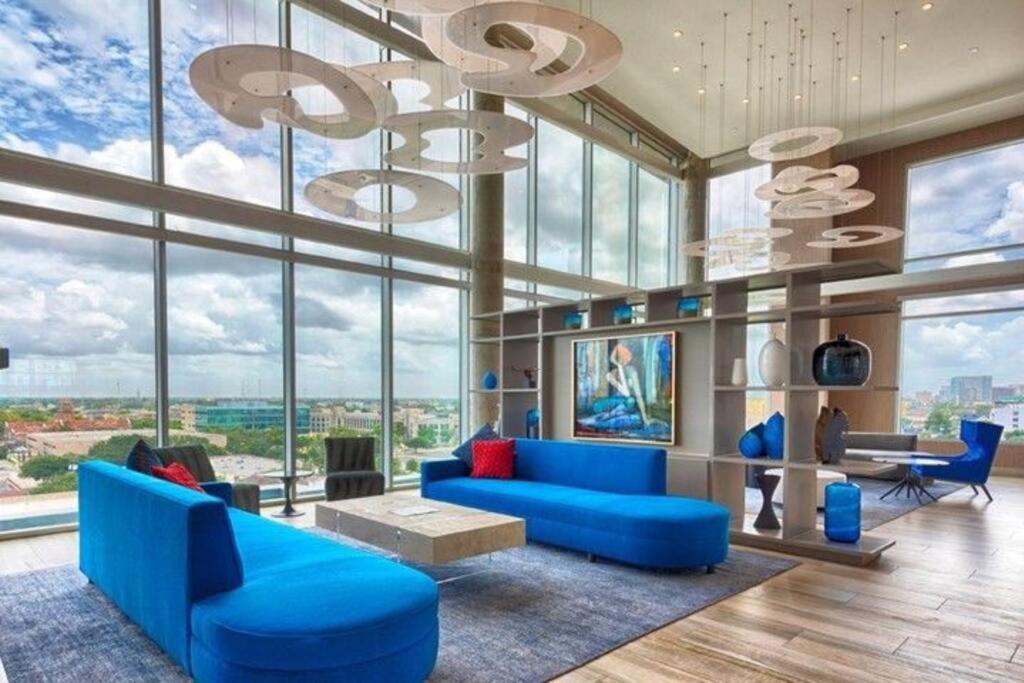 Luxury Highrise In Midtown - Skyline Views And Chic Decor Daire Houston Dış mekan fotoğraf