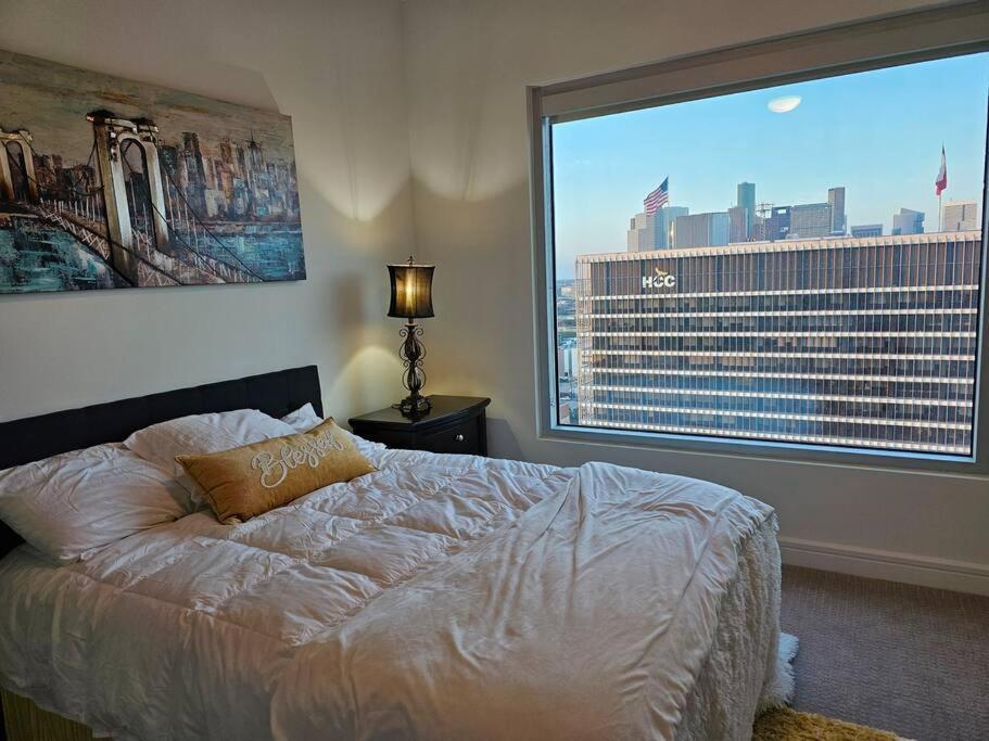 Luxury Highrise In Midtown - Skyline Views And Chic Decor Daire Houston Dış mekan fotoğraf