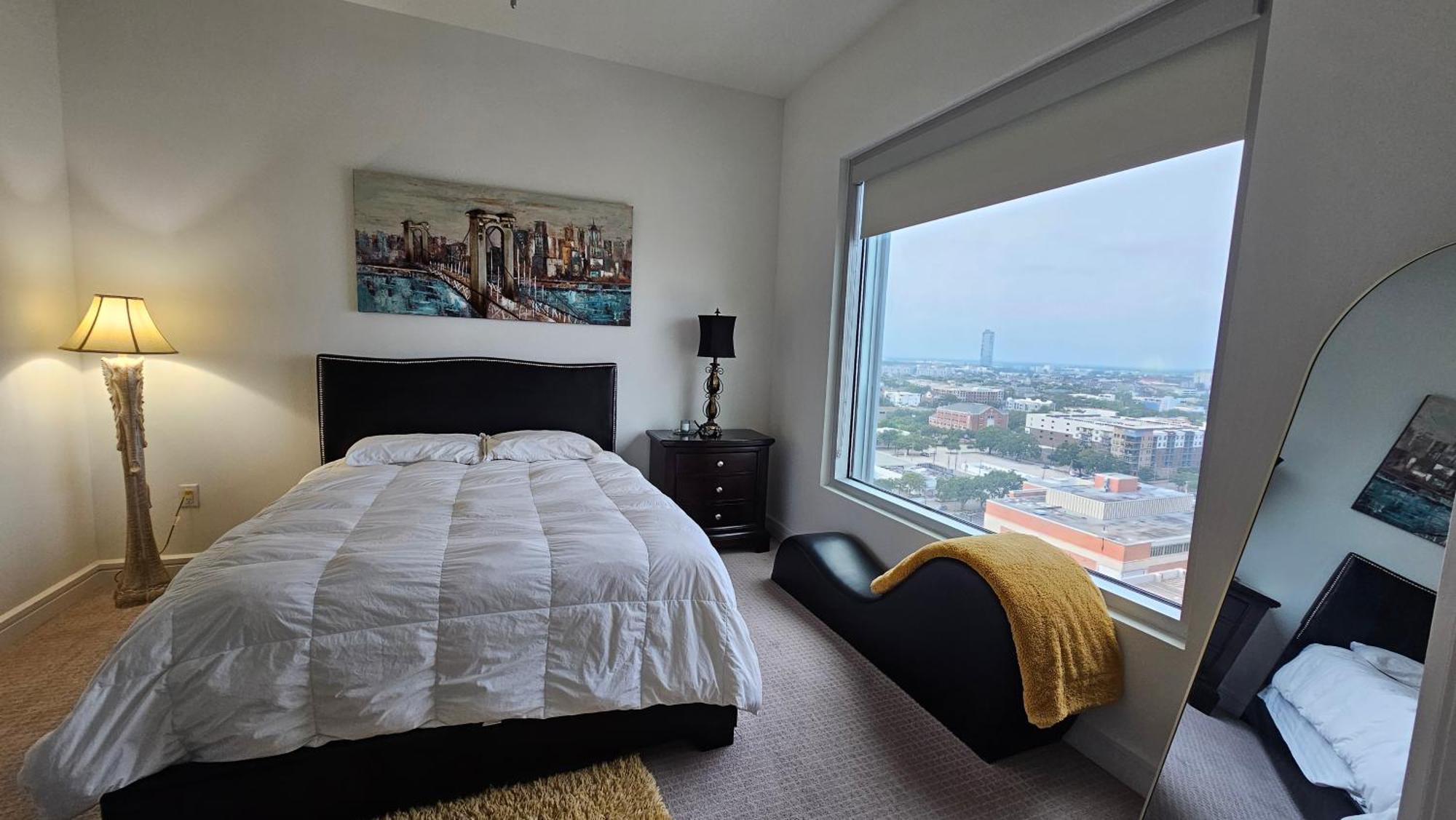 Luxury Highrise In Midtown - Skyline Views And Chic Decor Daire Houston Dış mekan fotoğraf