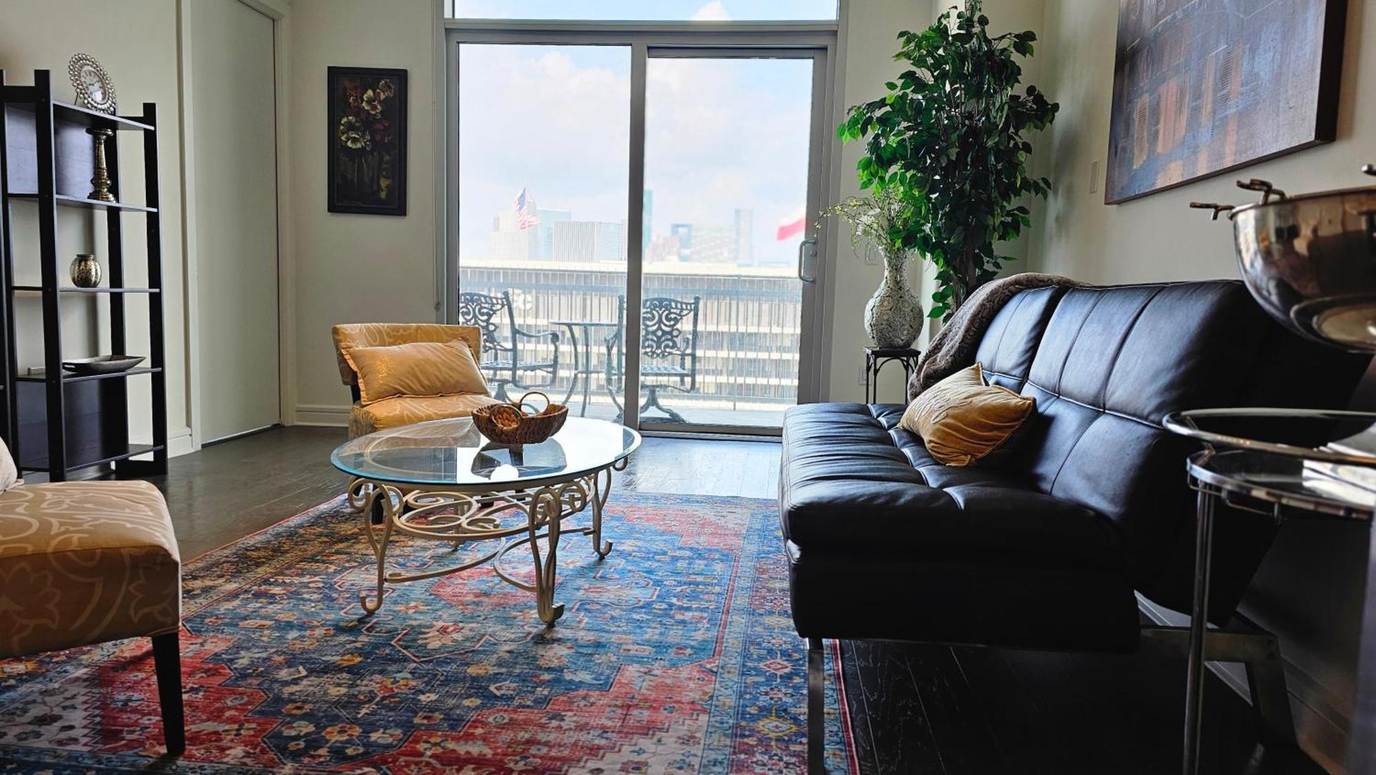 Luxury Highrise In Midtown - Skyline Views And Chic Decor Daire Houston Dış mekan fotoğraf